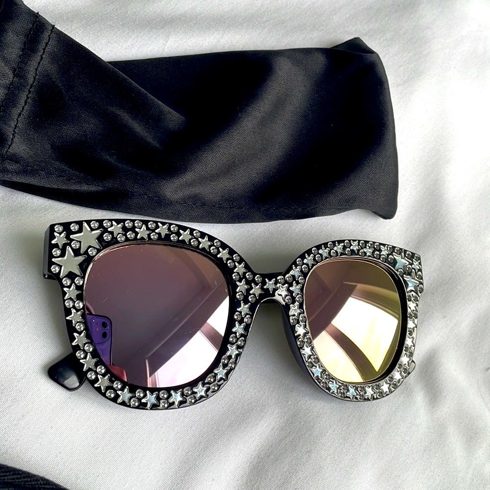 Starry sunglasses! 🤩